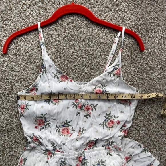 H&M Floral Romper - Picture 6 of 6